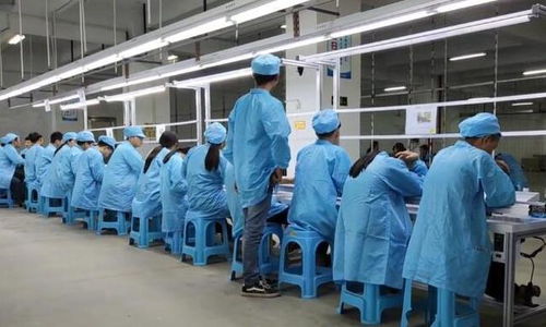 打工小伙進(jìn)了深圳富士康做臨時(shí)工,26元一小時(shí),曾經(jīng)最高時(shí)達(dá)到30